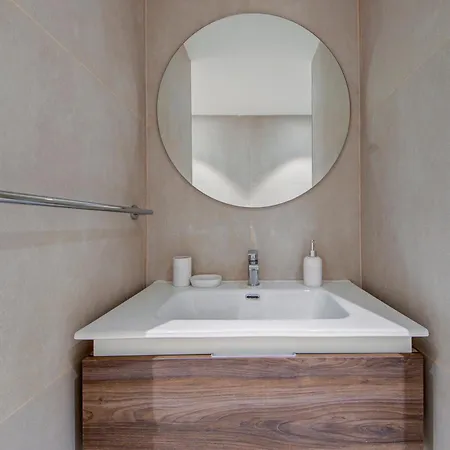 Official Mercury Suites, Stylish 2br With Terrace By 360 Estates Apartmán *