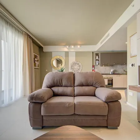 Official Mercury Suites, Stylish 2br With Terrace By 360 Estates