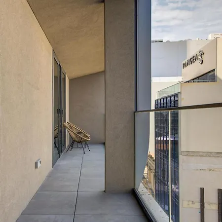 Official Mercury Suites, Stylish 2br With Terrace By 360 Estates Apartmán