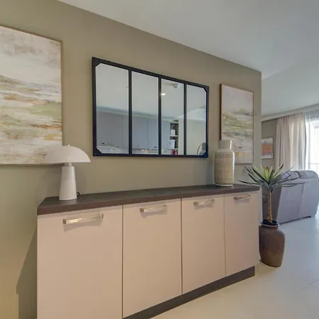 Official Mercury Suites, Stylish 2br With Terrace By 360 Estates