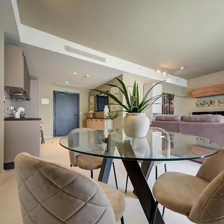 Official Mercury Suites, Stylish 2br With Terrace By 360 Estates سانت جوليان