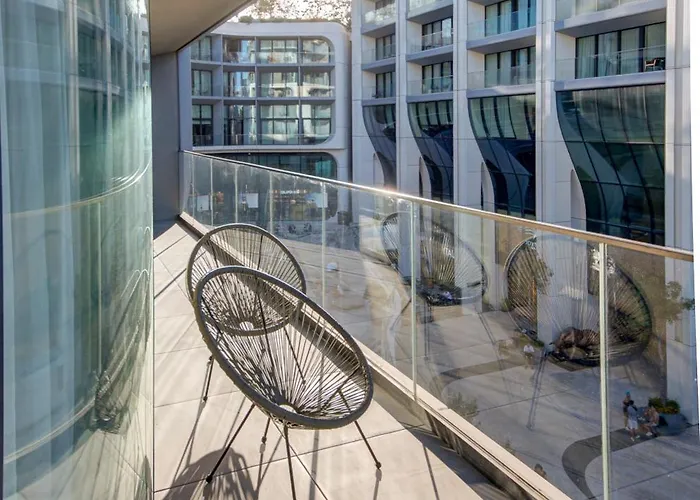 Official Mercury Suites, Stylish 2br With Terrace By 360 Estates