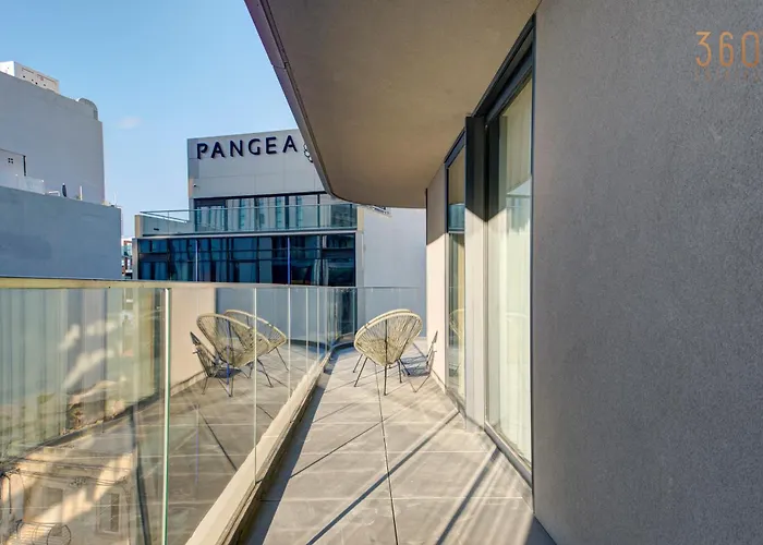 Official Mercury Suites, Stylish 2br With Terrace By 360 Estates *