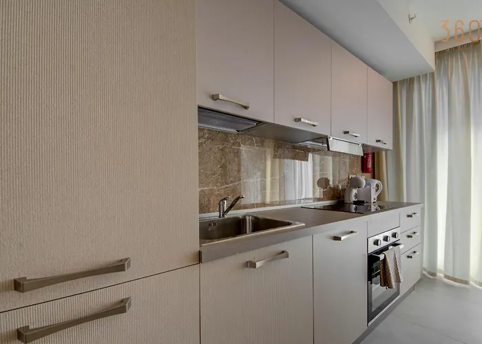 Official Mercury Suites, Stylish 2br With Terrace By 360 Estates