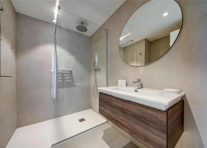 Official Mercury Suites, Stylish 2br With Terrace By 360 Estates *