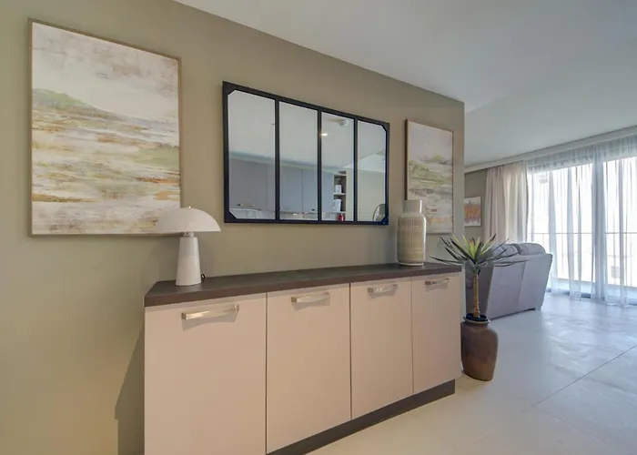 Official Mercury Suites, Stylish 2br With Terrace By 360 Estates