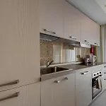 Official Mercury Suites, Stylish 2br With Terrace By 360 Estates