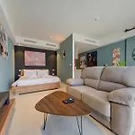 Official Mercury Suites, Stylish 2br With Terrace By 360 Estates *