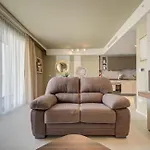 Official Mercury Suites, Stylish 2br With Terrace By 360 Estates