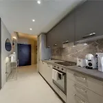 Official Mercury Suites, Stylish 2br With Terrace By 360 Estates 아파트